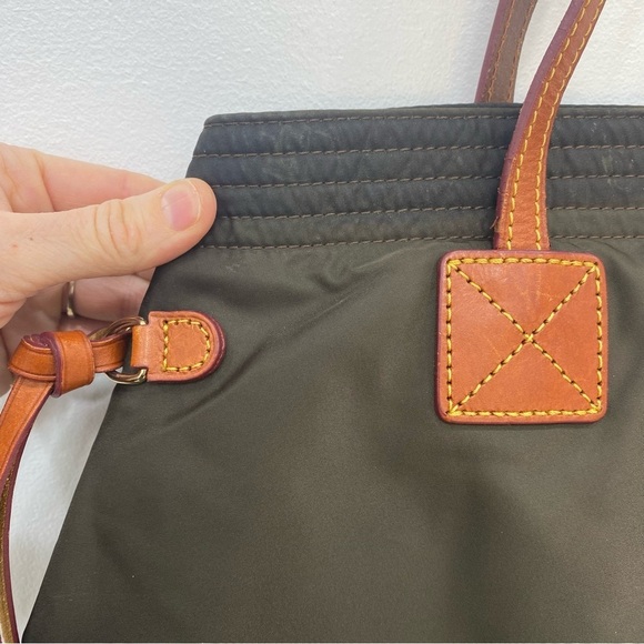 Dooney & Bourke large Nylon shoulder tote with brown leather handles & details - Picture 6 of 7